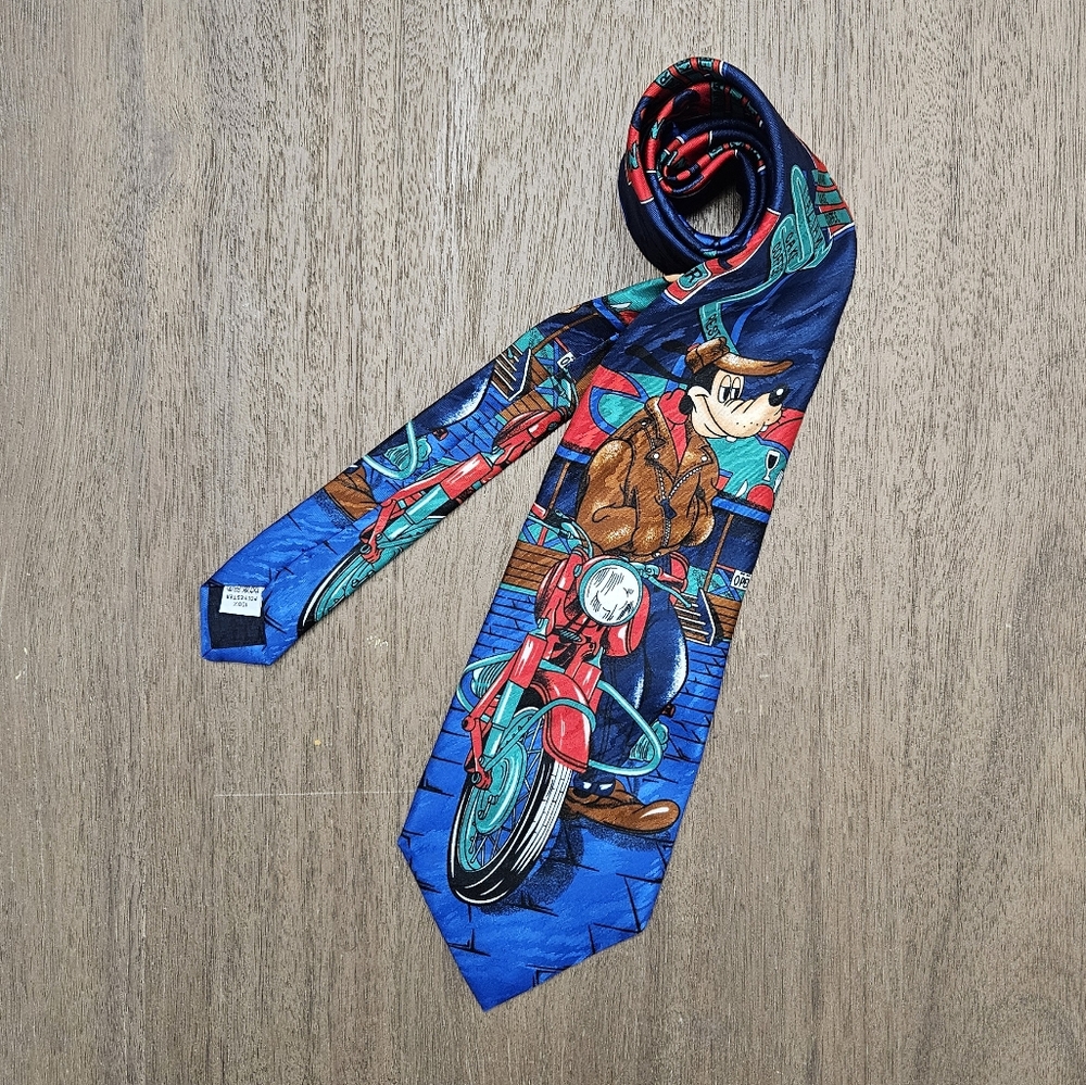 Disney Detective Goofy Men's Tie